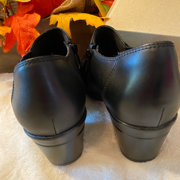 ✨NEW✨ Clarks Women's Emslie Warren Slip-On Loafer,Size 9.5 - Picture 6 of 8